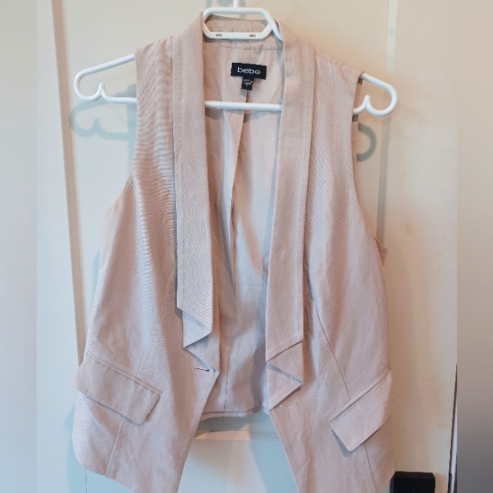 Bebe Cream Sleeveless Vest